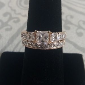 💍 Princess Cut Wedding Gold Band Rings. CZ Stones